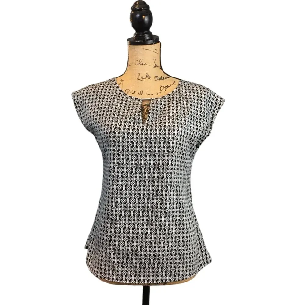 Banana Republic Black Gray Geometric Trellis Print Popover Top Split Scoop Neck